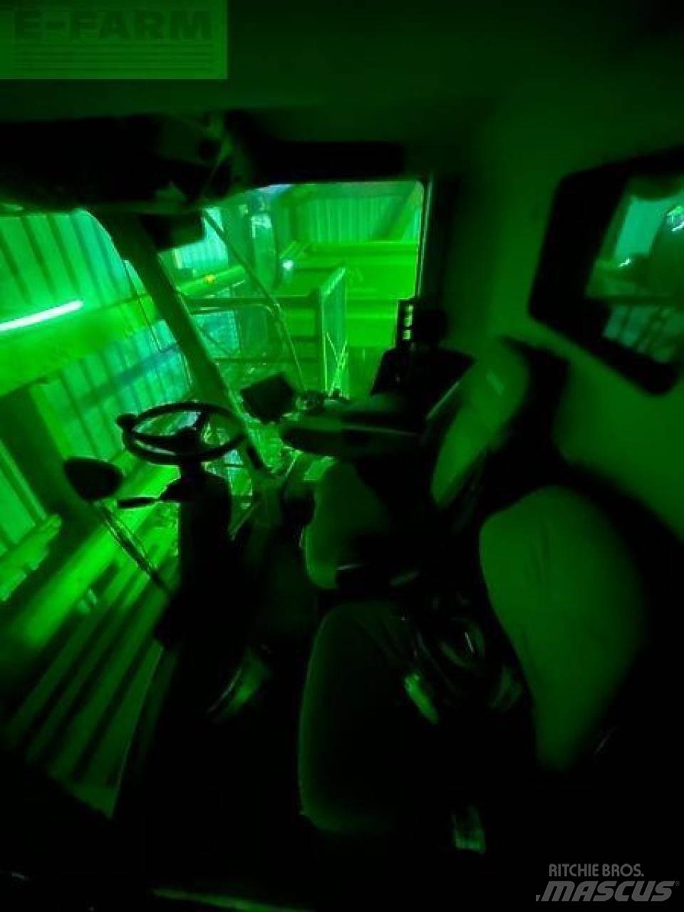 CLAAS lexion 740 Derliaus nuėmimo kombainai