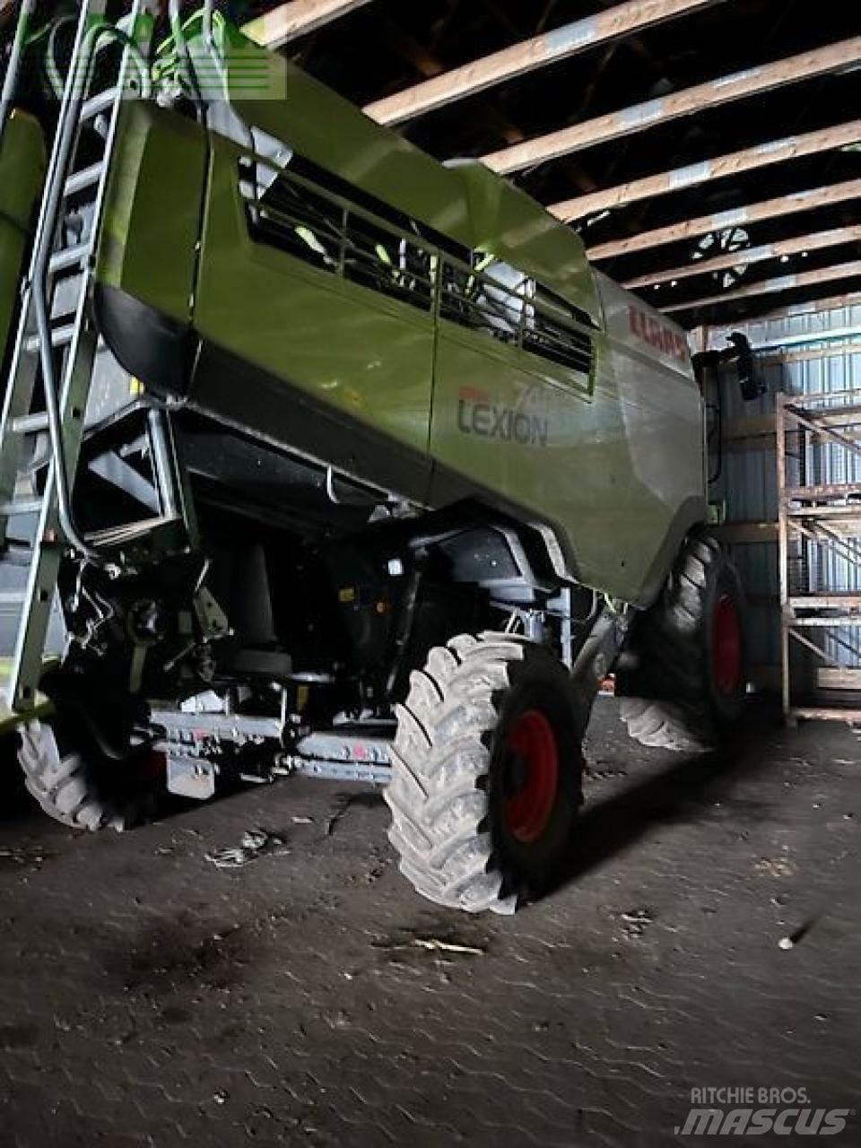 CLAAS lexion 740 Derliaus nuėmimo kombainai