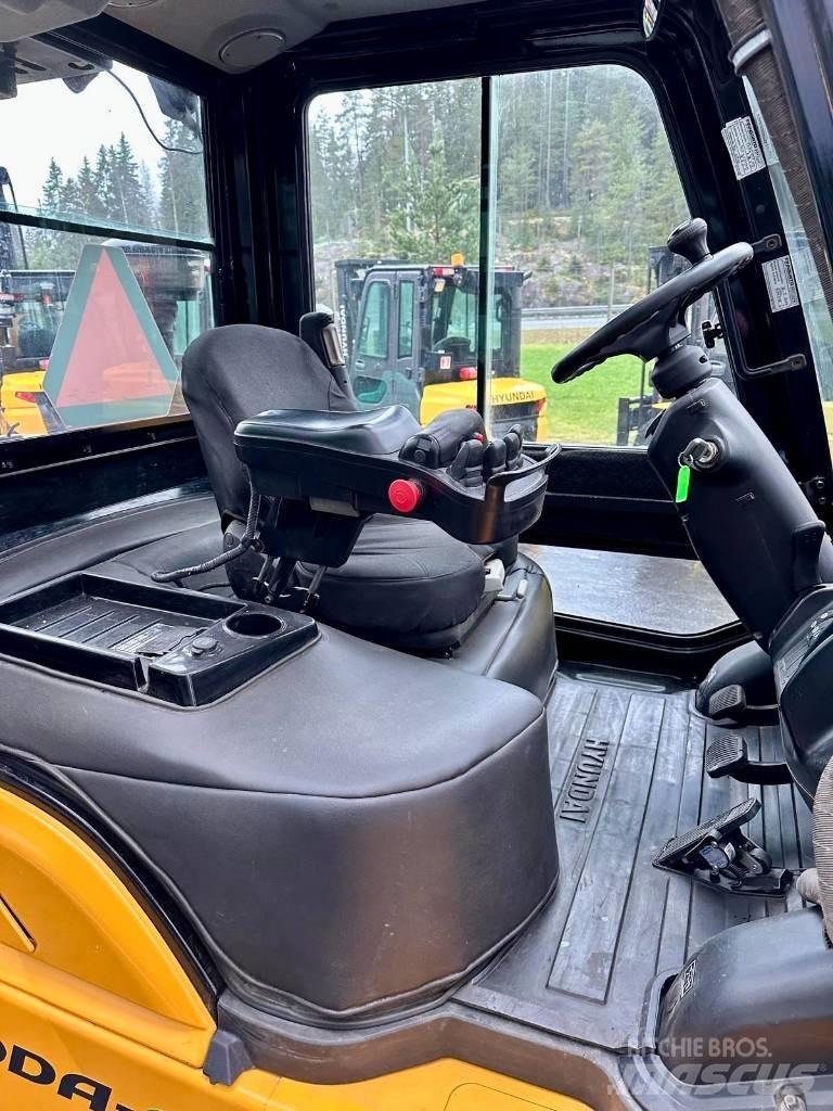 Hyundai 50DA-9 Dyzeliniai krautuvai
