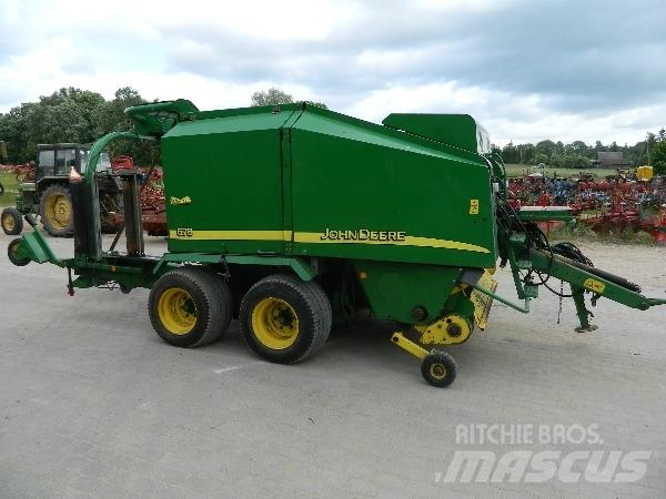 John Deere 678 Ritinių presai