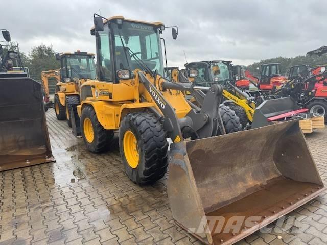 Volvo L 30 G Naudoti ratiniai krautuvai
