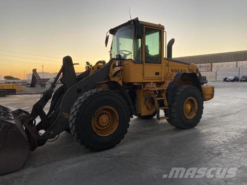 Volvo L 90 E Naudoti ratiniai krautuvai