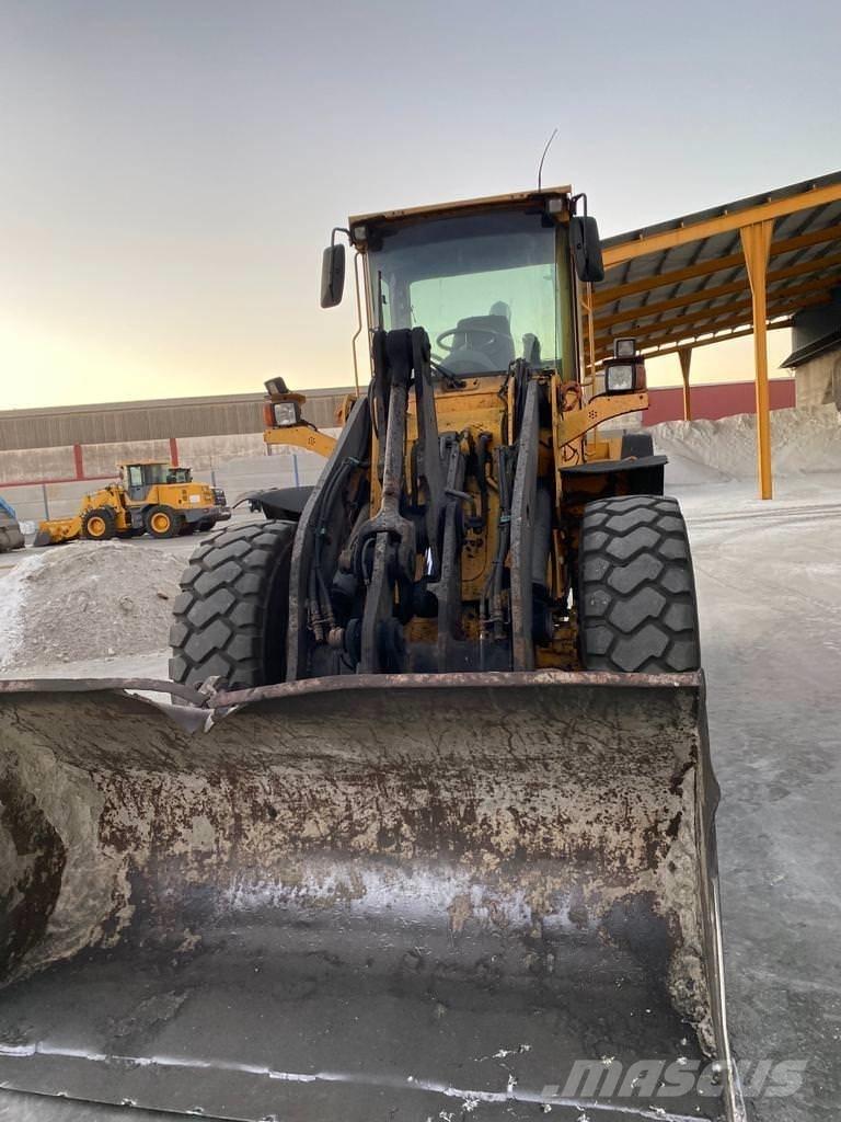 Volvo L 90 E Naudoti ratiniai krautuvai