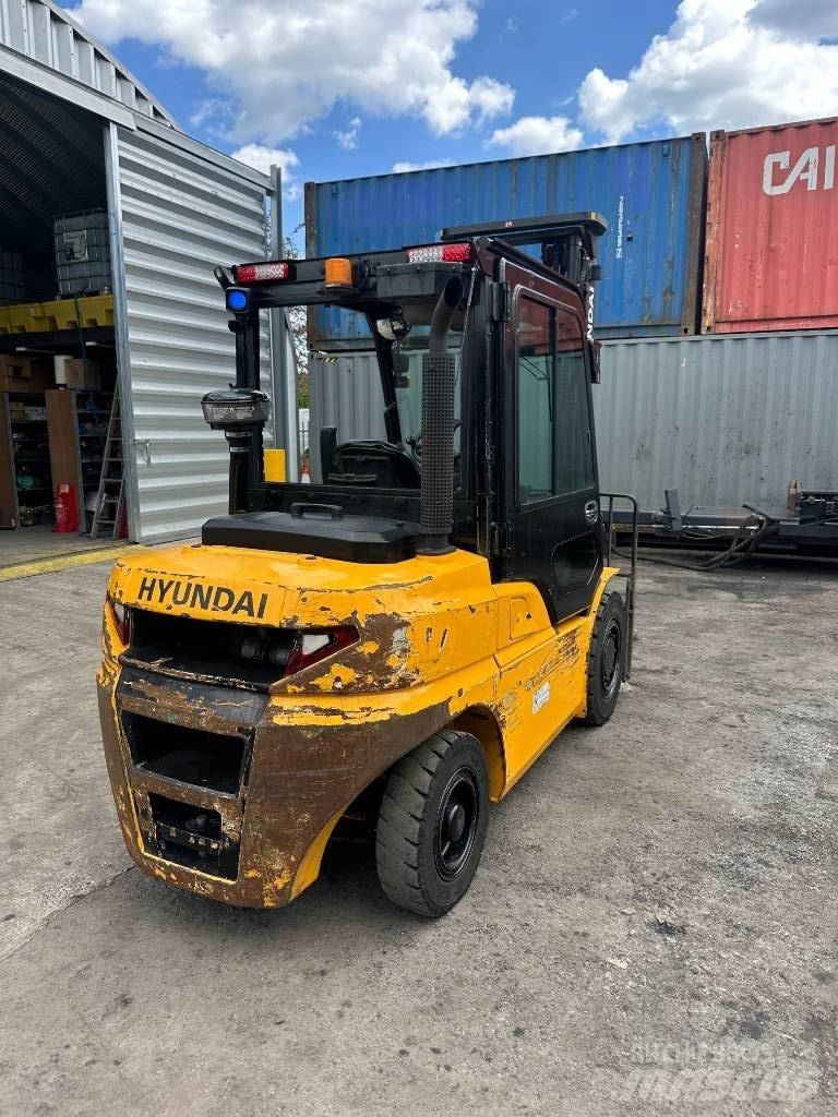 Hyundai 40D-9F Dyzeliniai krautuvai