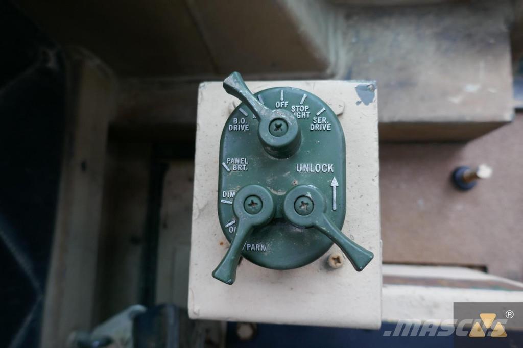 CAT 130G Ex-army Greideriai