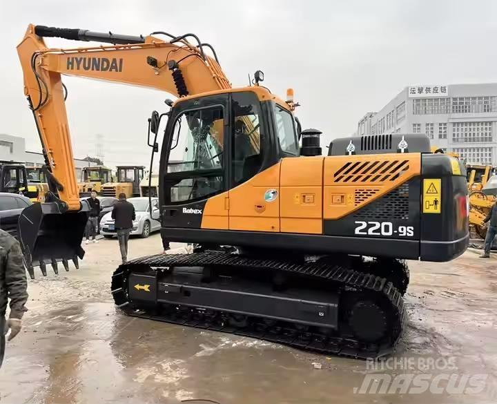 Hyundai R220LC-9S Vikšriniai ekskavatoriai
