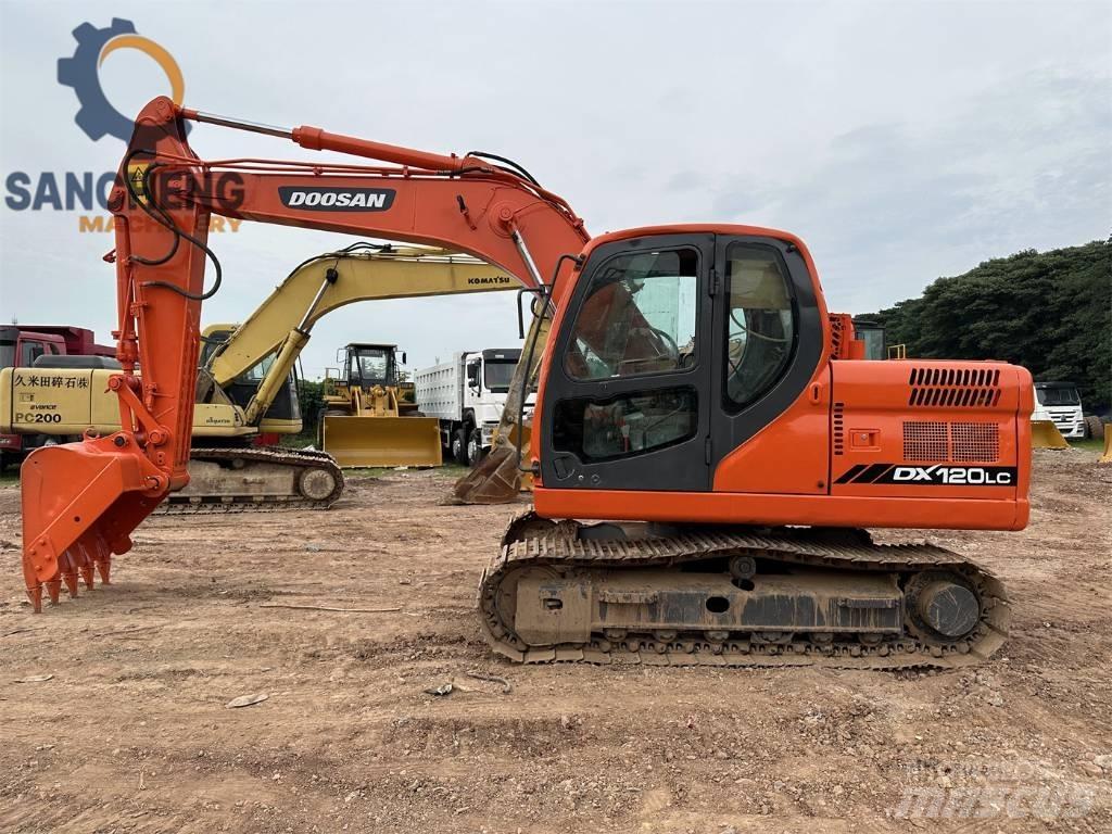 Doosan DX 120 Vikšriniai ekskavatoriai