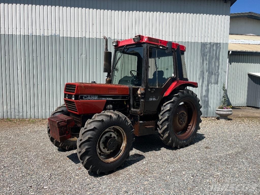 Case IH 685 XL Traktoriai
