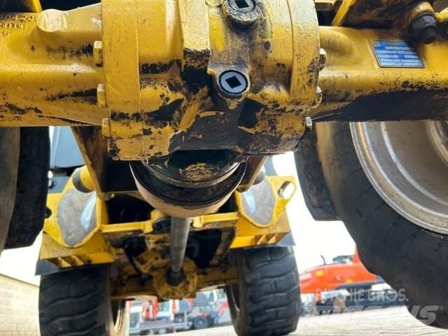 Weidemann 2070CX50 Naudoti ratiniai krautuvai