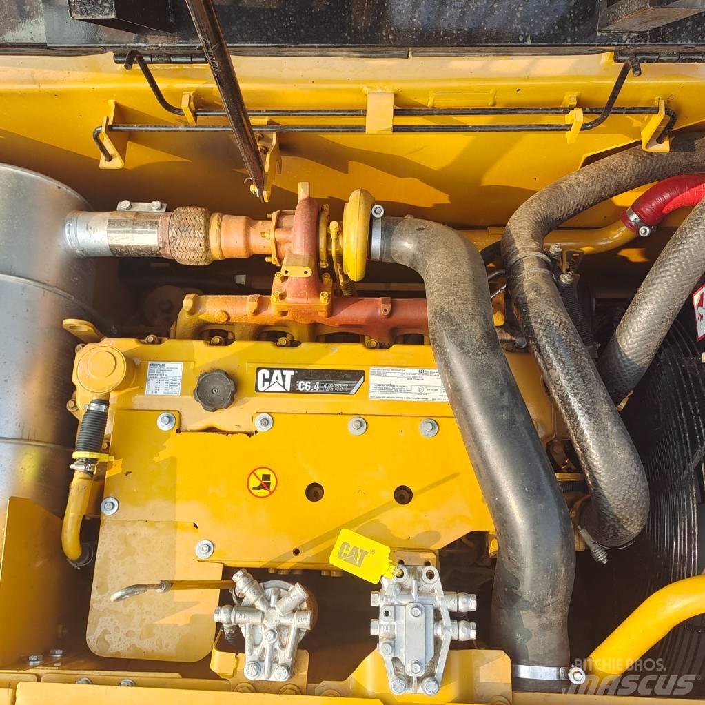 CAT 320D Vikšriniai ekskavatoriai
