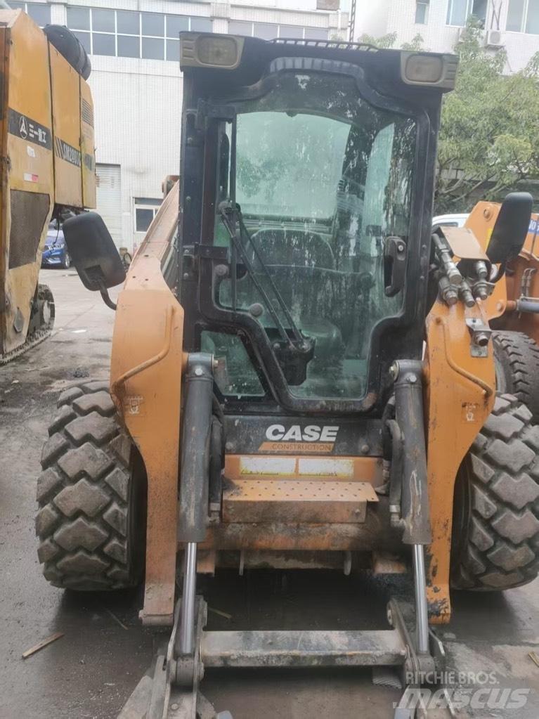 CASE SR 250 Krautuvai su šoniniu pasukimu