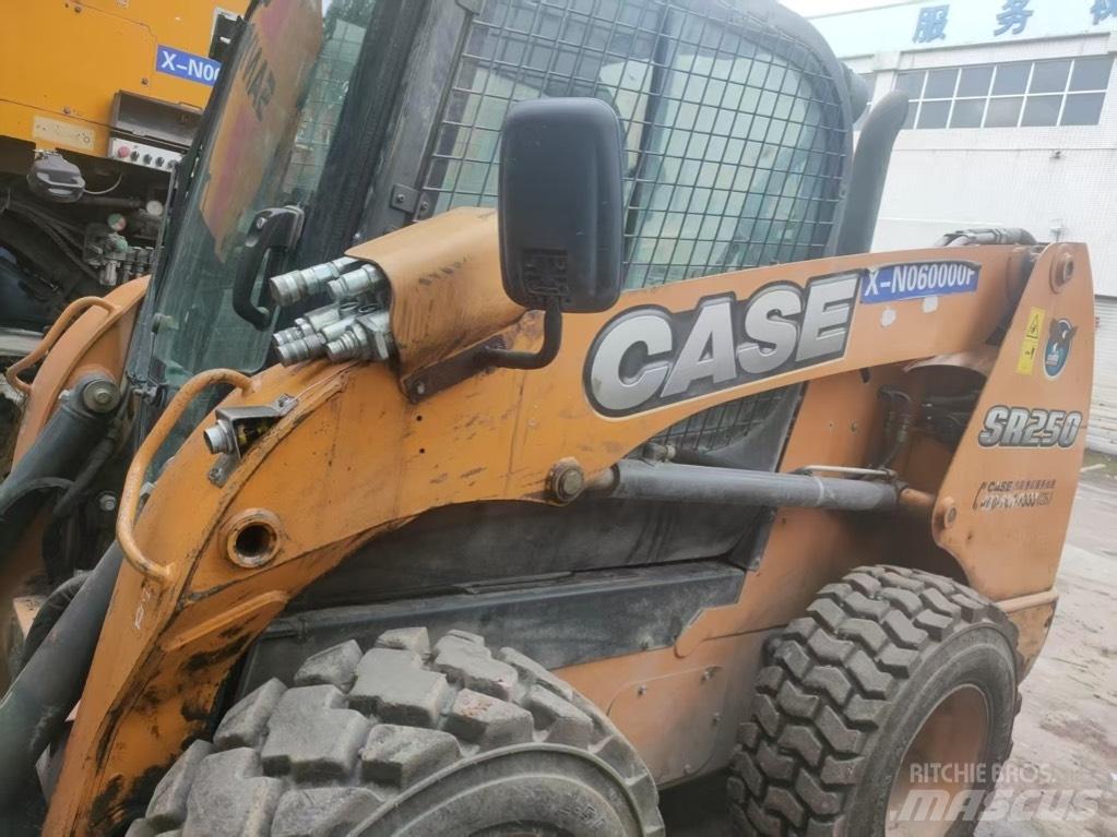 CASE SR 250 Krautuvai su šoniniu pasukimu