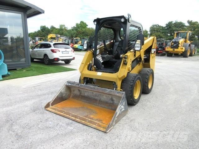 CAT 226 D Krautuvai su šoniniu pasukimu