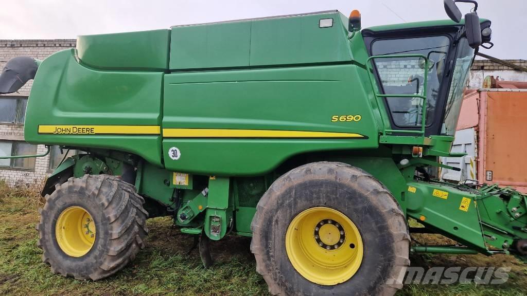 John Deere S 690 Derliaus nuėmimo kombainai