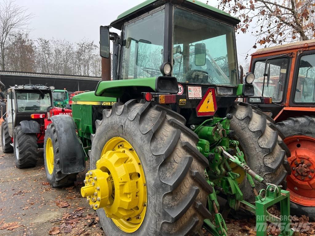 John Deere 4755 Traktoriai