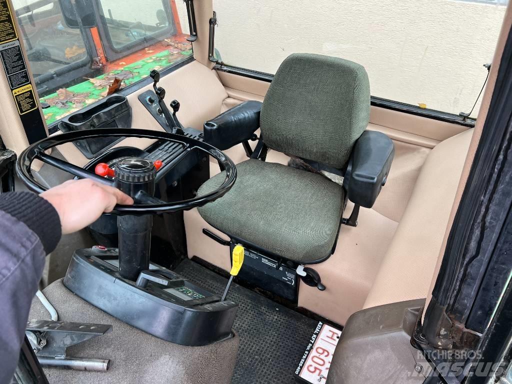 John Deere 4755 Traktoriai