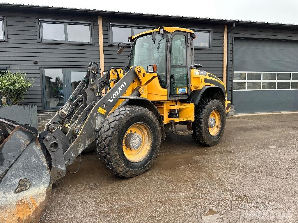 Volvo L45G Naudoti ratiniai krautuvai