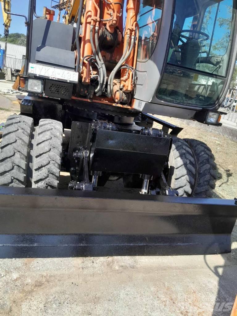 Hitachi ZX 180 W Ratiniai ekskavatoriai