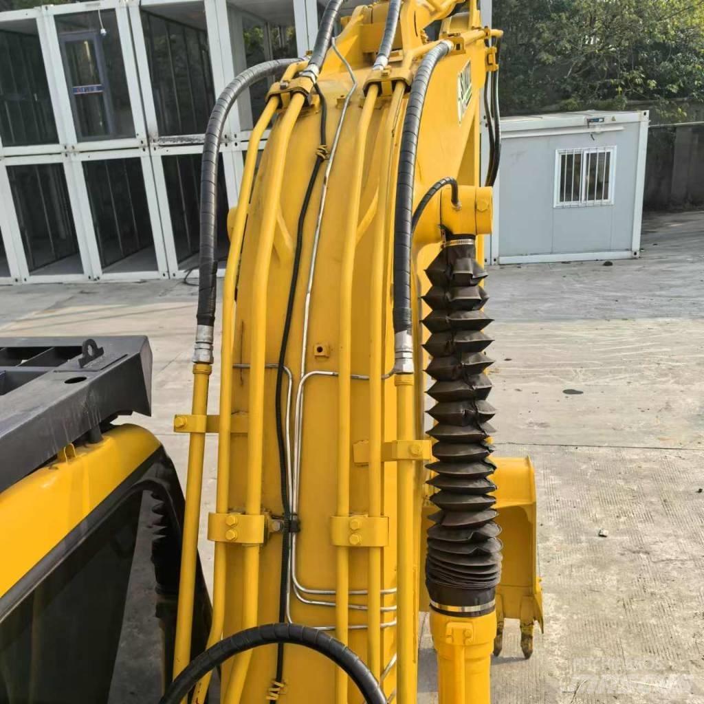 Komatsu PC 130-7 Vikšriniai ekskavatoriai