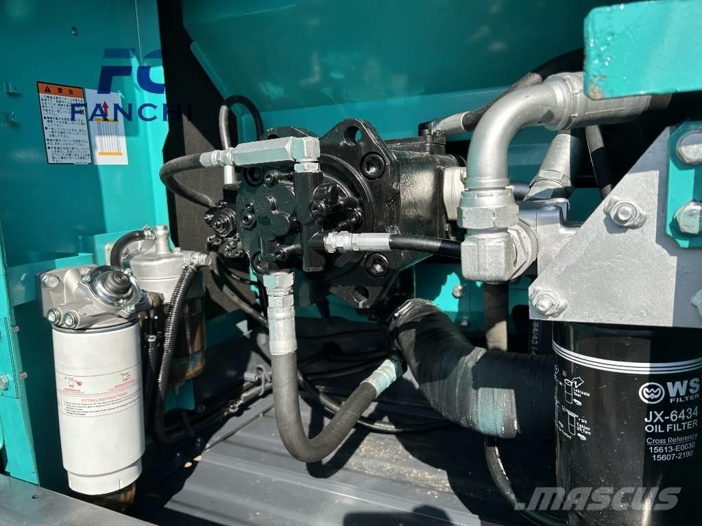 Kobelco SK 200 Vikšriniai ekskavatoriai