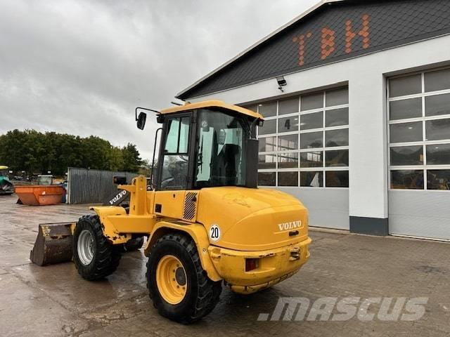 Volvo L 35 B Naudoti ratiniai krautuvai