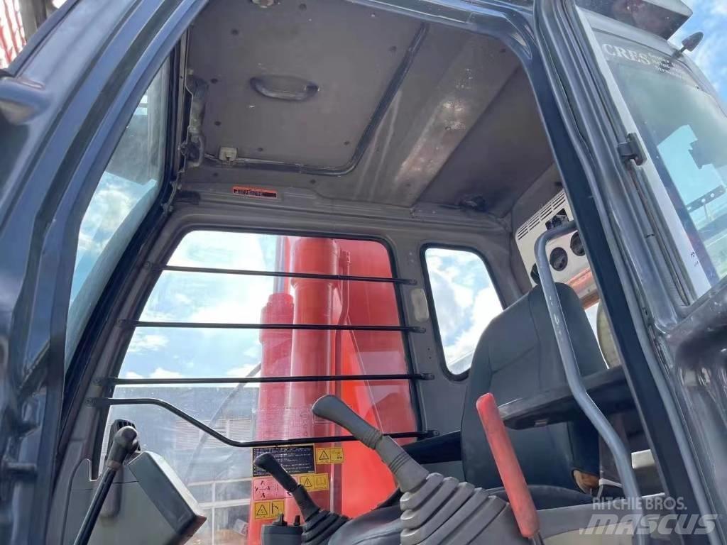 Hitachi ZX 200 C LC Vikšriniai ekskavatoriai
