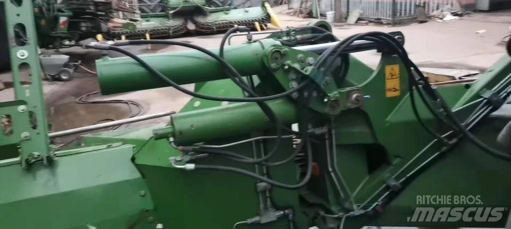 Krone Big X 1100 Pašarų ruošimo technika