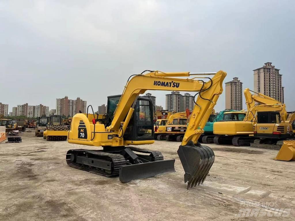 Komatsu PC70-8 Vikšriniai ekskavatoriai