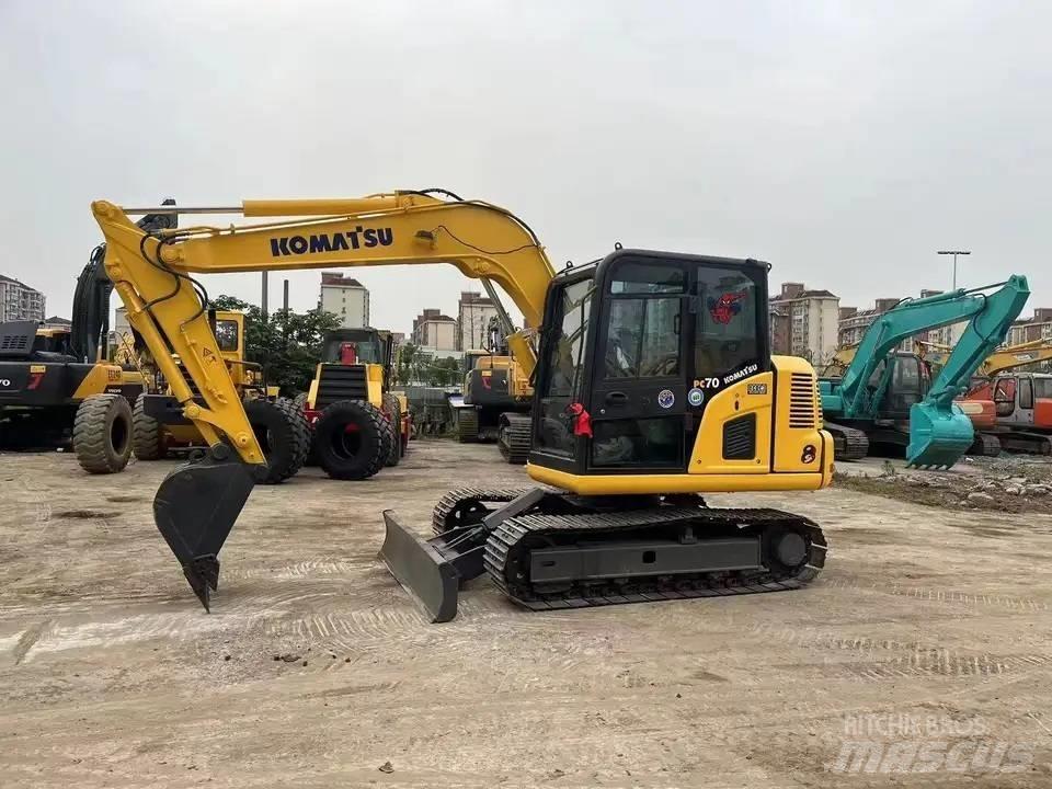Komatsu PC70-8 Vikšriniai ekskavatoriai