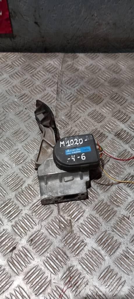MAN TGA    81259706094 Kabinos ir salonai