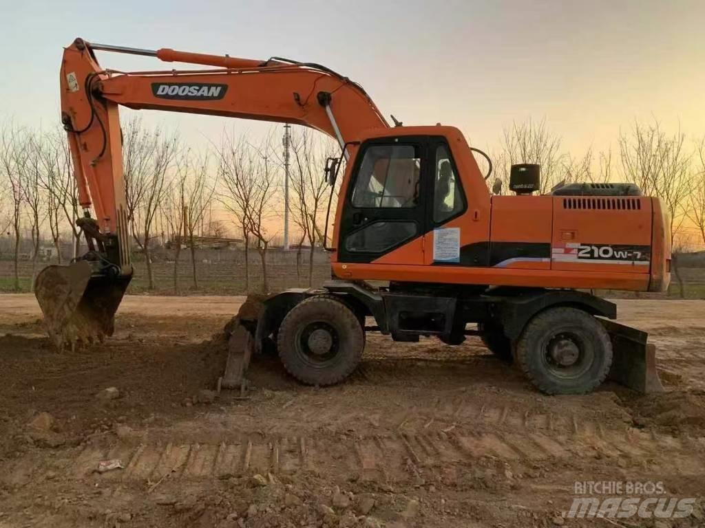 Doosan DH 210 W-7 Ratiniai ekskavatoriai