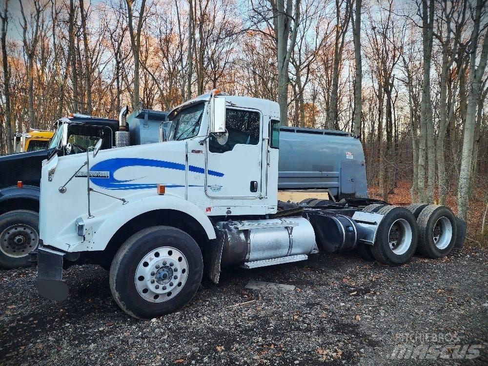 Kenworth T 800 B Naudoti vilkikai