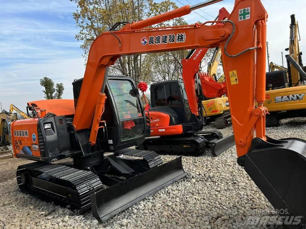 Hitachi 70 Vikšriniai ekskavatoriai