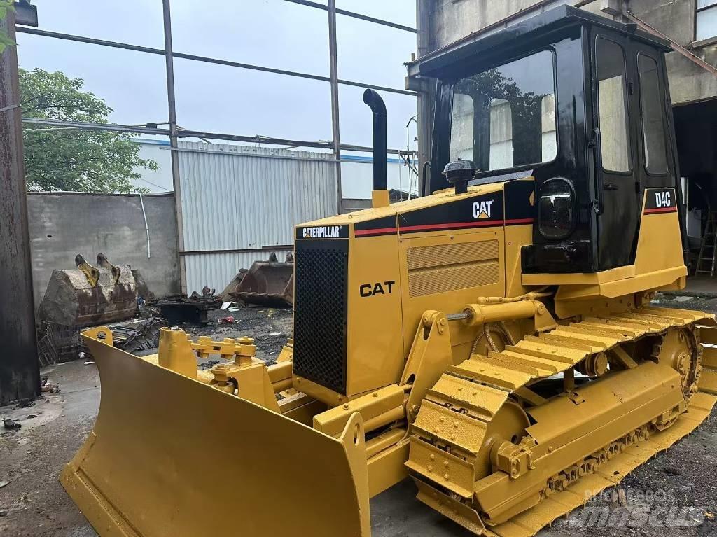 CAT D 4 C Vikšriniai buldozeriai