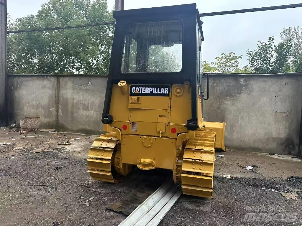 CAT D 4 C Vikšriniai buldozeriai