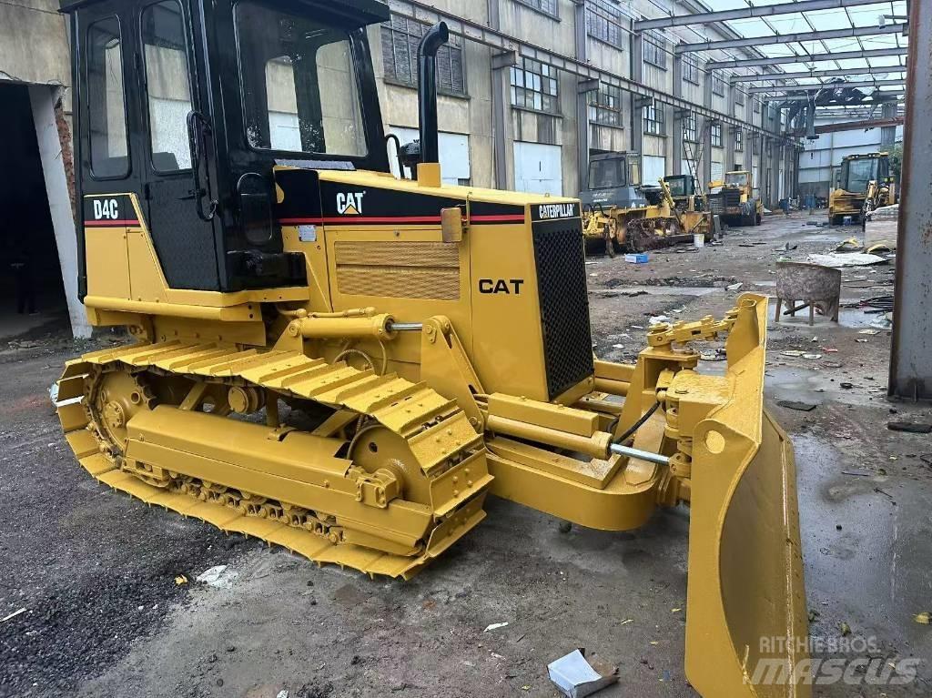 CAT D 4 C Vikšriniai buldozeriai