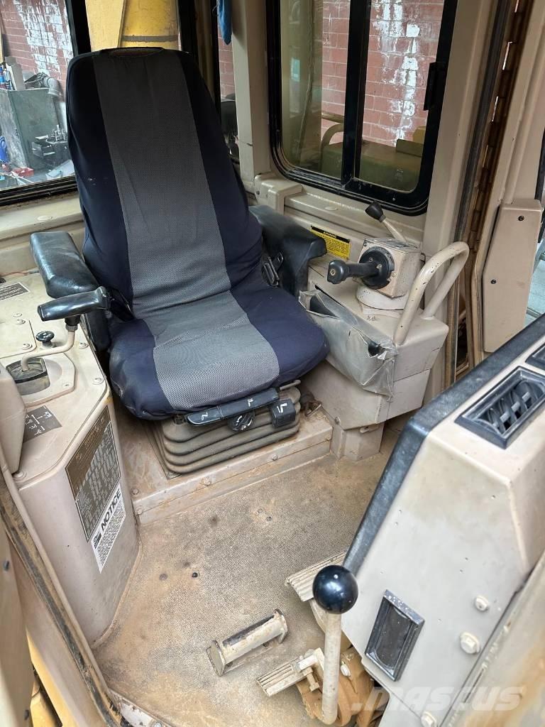 CAT D 6 H II Vikšriniai buldozeriai