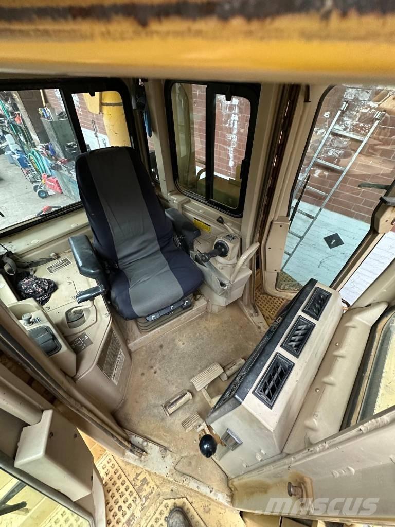 CAT D 6 H II Vikšriniai buldozeriai