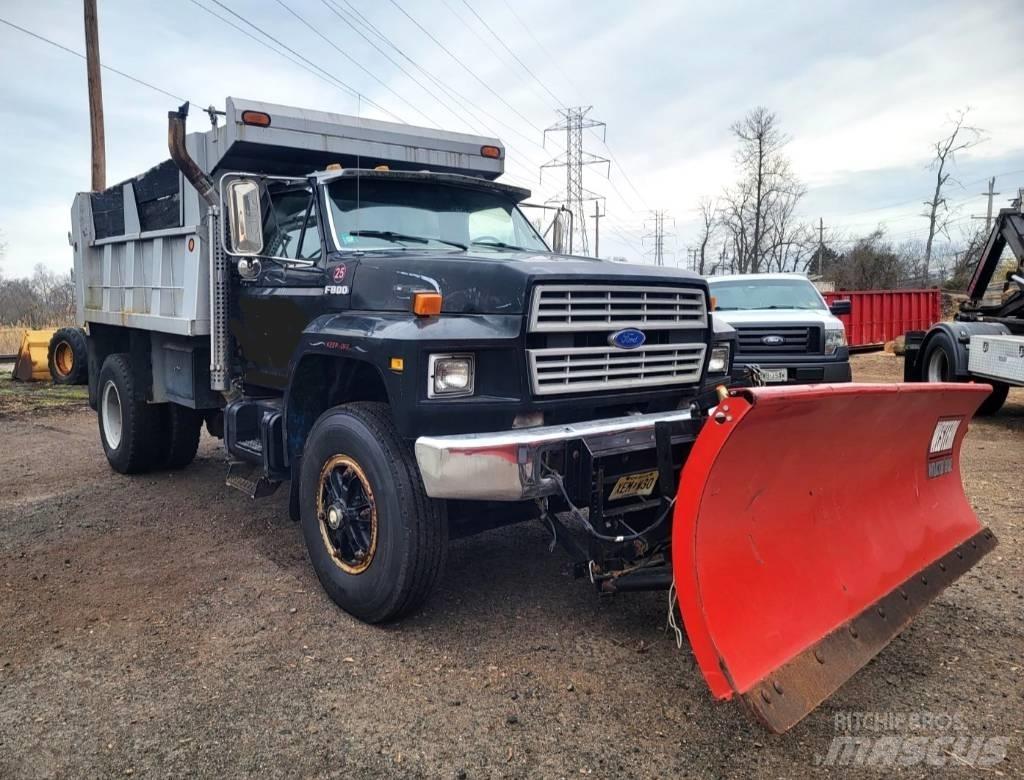 Ford F 800 Savivarčių priekabų vilkikai