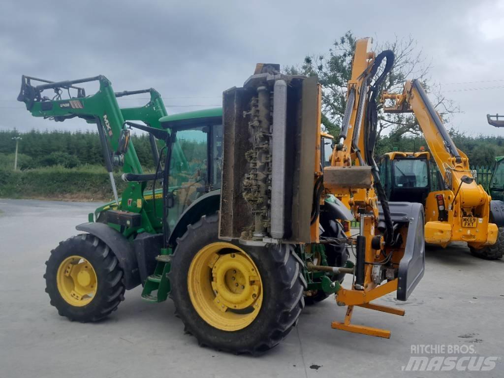 John Deere 5100 R Traktoriai