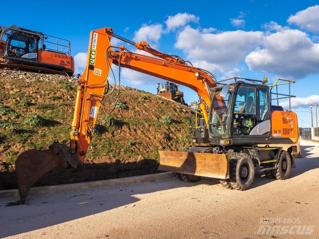 Hitachi 140W Ratiniai ekskavatoriai
