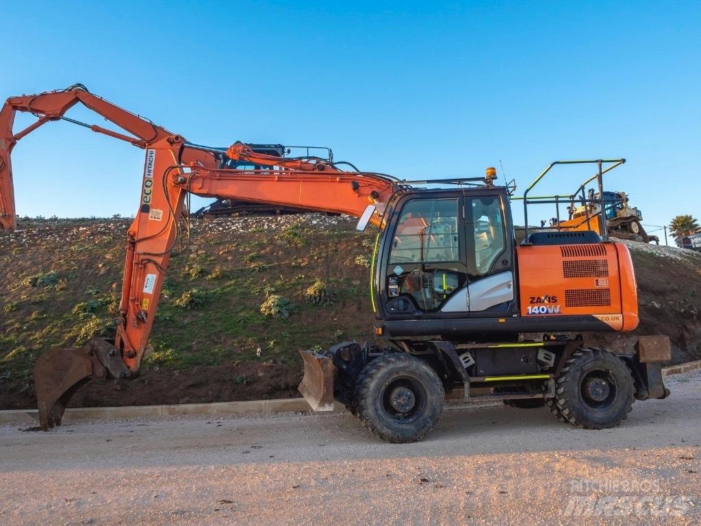Hitachi 140W Ratiniai ekskavatoriai