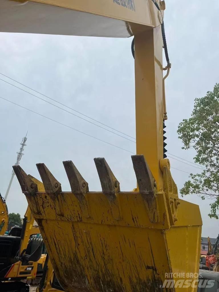 Komatsu PC70-8 Vikšriniai ekskavatoriai