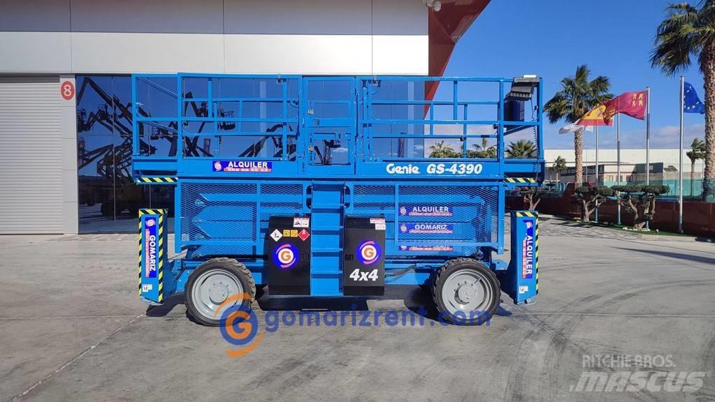Genie GS 4390 RT Žirkliniai keltuvai