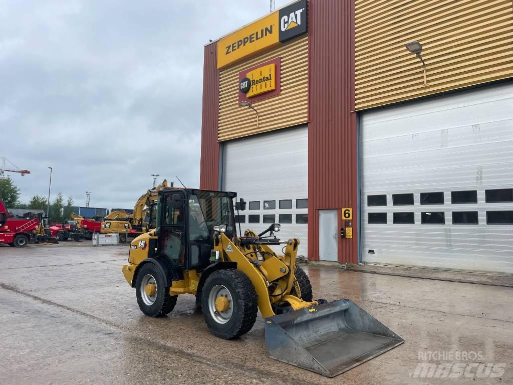 CAT 906 M Naudoti ratiniai krautuvai