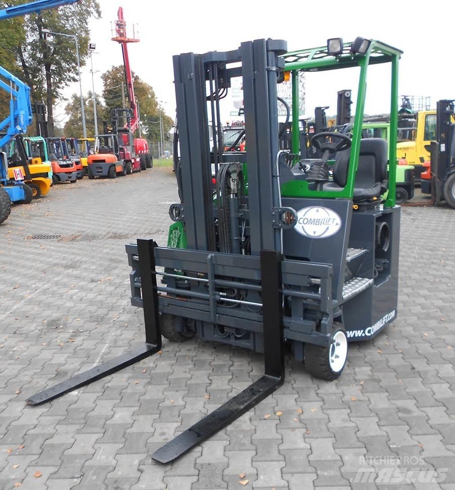 Combilift C2500CB Šakiniai krautuvai su privažiavimu iš visų keturių pusių