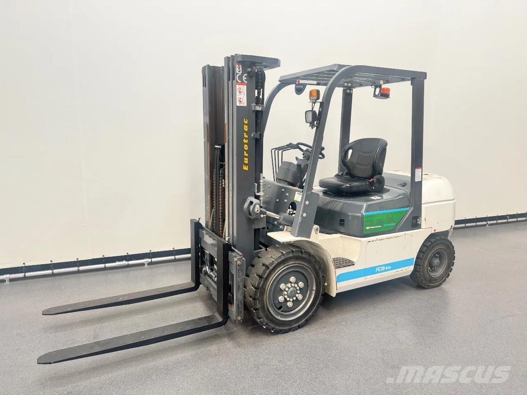 Eurotrac FB30 Elektriniai šakiniai krautuvai