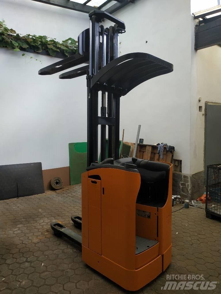 Still Aufsitzstapler Elektriniai šakiniai krautuvai