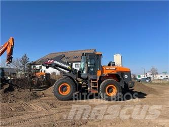 Doosan DL 220 Naudoti ratiniai krautuvai