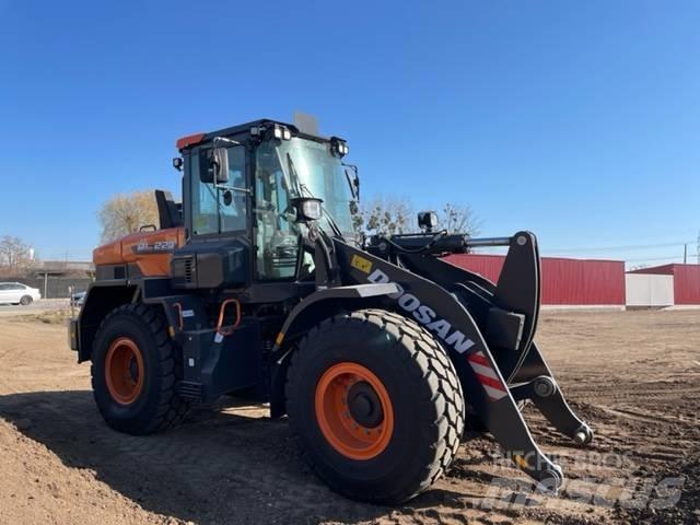 Doosan DL 220 Naudoti ratiniai krautuvai